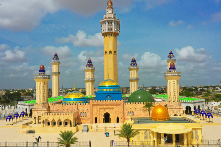 Excursion Culturelle au Marché de Noukoura et à la Grande Mosquée de Touba
